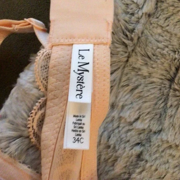 Le Mystere peach lace bra 34C - Picture 9 of 10